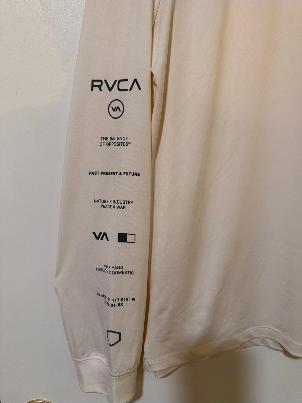 RVCA Rash Guard - Picture 2 of 4